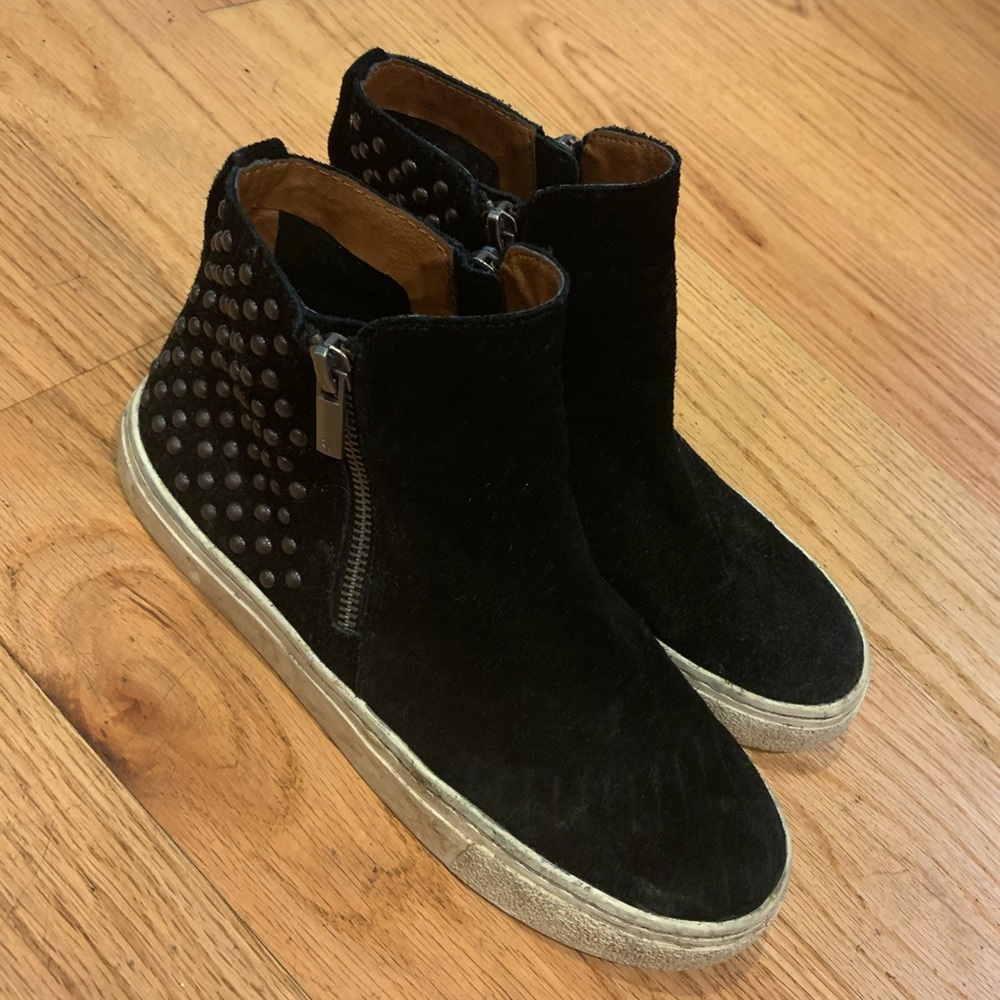 Lucky Brand Sneakers!